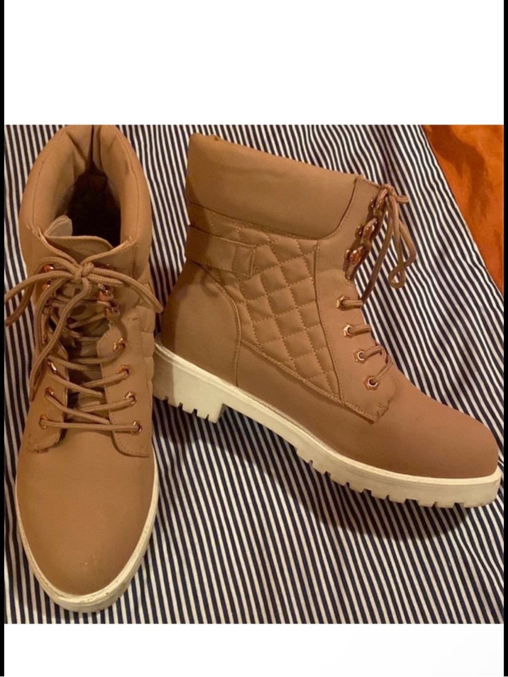 TORRID 10 Wide excellent condition quilted winter boots